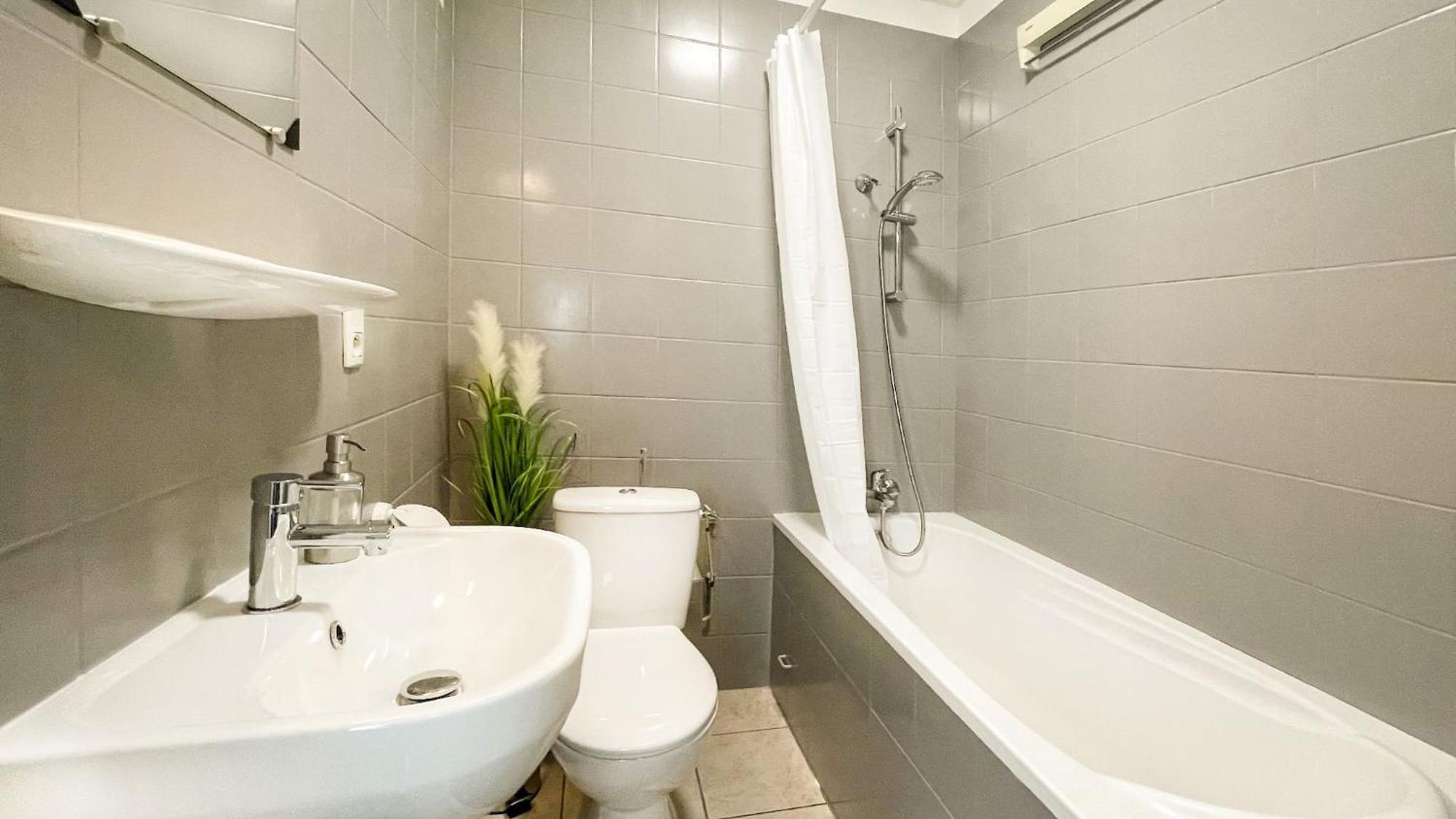Homey Keola - Parking Prive Gratuit - Aux Portes De Geneve - Au Pied Du Tram - Appartement Avec 1 Chambre Et Un Grand Salon Avec Un Canape-Lit Амбиёи Экстерьер фото