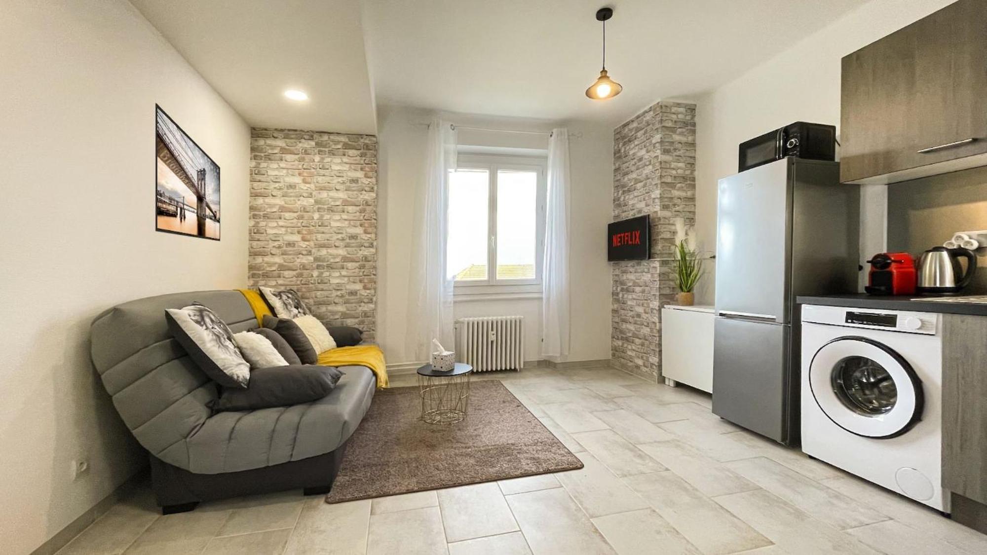 Homey Keola - Parking Prive Gratuit - Aux Portes De Geneve - Au Pied Du Tram - Appartement Avec 1 Chambre Et Un Grand Salon Avec Un Canape-Lit Амбиёи Экстерьер фото